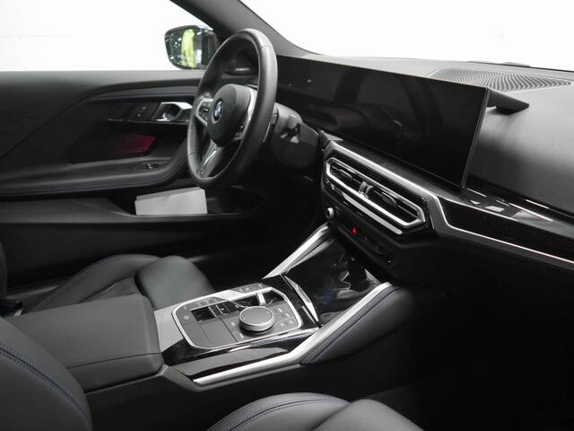 BMW 2-SERIE Coupé 218i M-Sport Pro | 19" | Camera | Widescreen | Harman Kardon | Stoel/Stuurverwarming