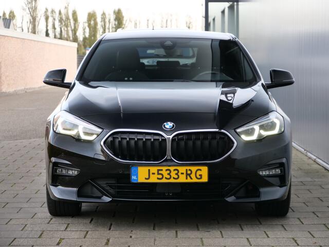 BMW 2-SERIE Gran Coupé High Executive 218i 141 Pk Automaat Navigatie / Camera / DAB / Apple Carplay