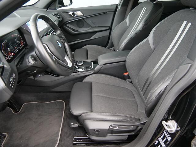 BMW 2-SERIE Gran Coupé High Executive 218i 141 Pk Automaat Navigatie / Camera / DAB / Apple Carplay