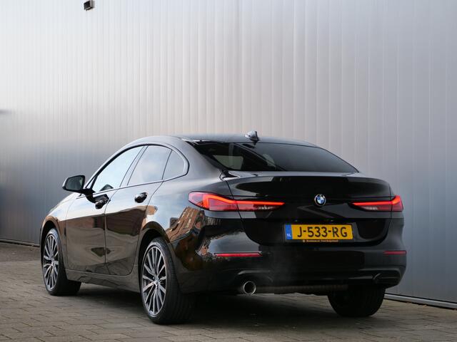 BMW 2-SERIE Gran Coupé High Executive 218i 141 Pk Automaat Navigatie / Camera / DAB / Apple Carplay