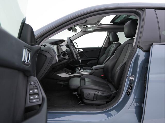 BMW 2-SERIE Gran Coupé 218i High Executive Aut. *PANO | FULL-LEATHER | FULL-LED | ADAPTIVE-CRUISE | DIGI-COCKPIT | SPORT-SEATS | NAVI-FULLMAP | DAB+ | ECC | PDC | 17''ALU | TOWBAR*