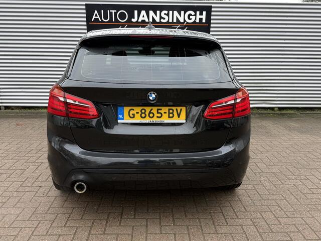 BMW 2-SERIE Active Tourer 218i High Executive Edition | Stoelverwarming | PDC V+A | Navigatie | Cruise | Trekhaak | Ndl Auto | RIJKLAARPRIJS INCL 12 MAANDEN GARANTIE EN BEURT