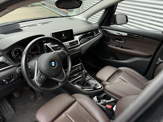 BMW 2-SERIE Active Tourer 218i High Executive Edition | Stoelverwarming | PDC V+A | Navigatie | Cruise | Trekhaak | Ndl Auto | RIJKLAARPRIJS INCL 12 MAANDEN GARANTIE EN BEURT