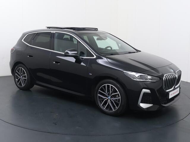 BMW 2-SERIE Active Tourer 218i | Automaat | Panoramadak | Achteruitrijcamera | Apple Carplay - Androidauto |