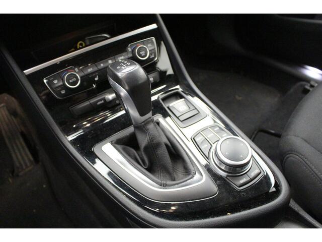 BMW 2-SERIE Active Tourer 225xeExecutive | Head-Up | 2 jaar garantie | Plugin Hybride | Stoelverwarming | LED