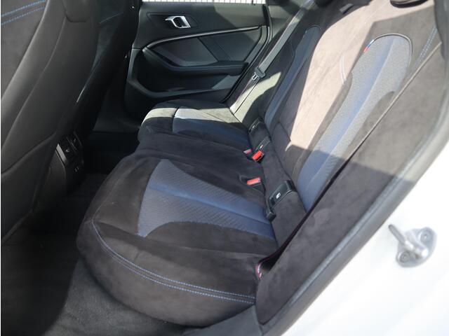 BMW 2-SERIE Gran Coupé 218i High Executive M Sport / Panodak / Alcantara / Harman/Kardon