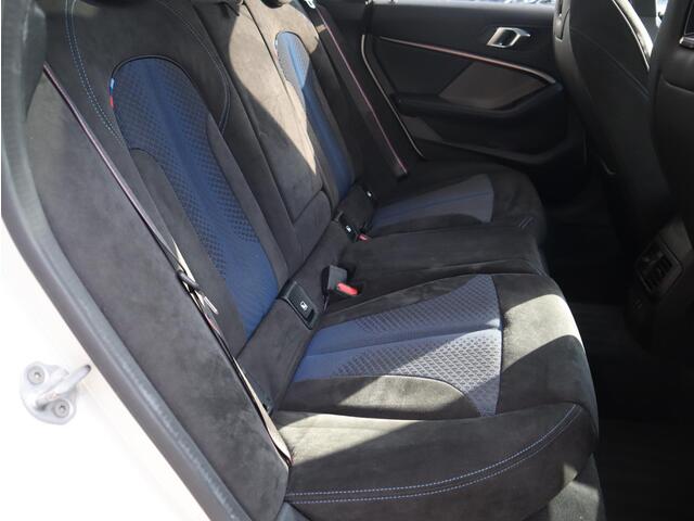 BMW 2-SERIE Gran Coupé 218i High Executive M Sport / Panodak / Alcantara / Harman/Kardon