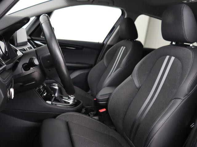 BMW 2-SERIE Active Tourer 225xe iPerformance | Sport Line | Stoelverwarming | Full LED | Navigatie | Parkeerhulp | Sportstoelen | Bluetooth | Climate control | Getint glas | Cruise control | PHEV | Plug In