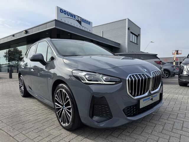 BMW 2-SERIE Active Tourer 225e xDrive M Sport Pano-Dak | Trekhaak | Harman Kardon | HUD | Camera |