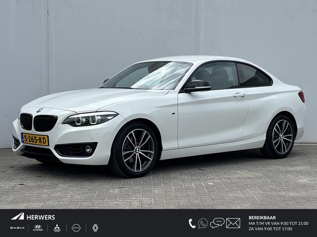 BMW 2-SERIE Coupé 218i Executive Sport Line Business / Automaat / Cruise- en Cruise Control / Verwarmde Voorstoelen / Keyless Start / Parkeersensoren voor + achter / Navigatie full map / M Leder Sportstuur / Lichtmetalen velgen dubbel spaak / Bluetooth /