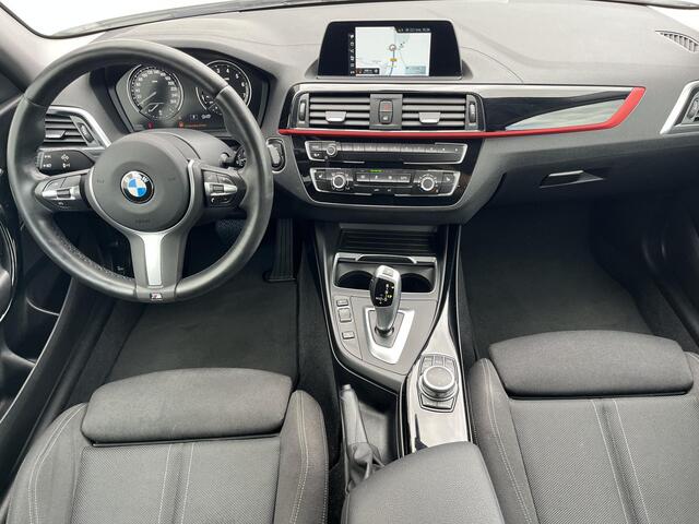BMW 2-SERIE Coupé 218i Executive Sport Line Business / Automaat / Cruise- en Cruise Control / Verwarmde Voorstoelen / Keyless Start / Parkeersensoren voor + achter / Navigatie full map / M Leder Sportstuur / Lichtmetalen velgen dubbel spaak / Bluetooth /