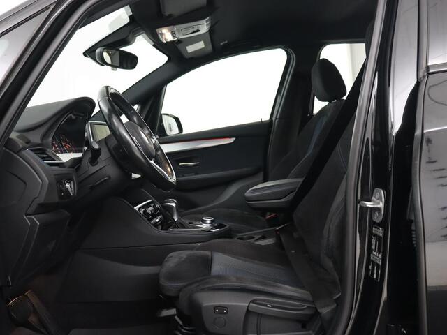 BMW 2-SERIE Active Tourer 218i M Sport | 79.800km NAP | Full LED | Sportstoelen | Navigatie | Parkeerhulp | Climate control | 17'' | Bluetooth | Cruise control