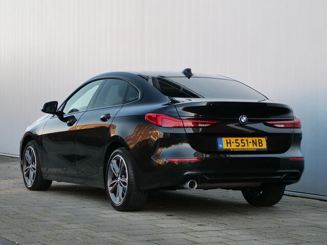 BMW 2-SERIE Gran Coupé 218i Executive Edition 141 Pk Automaat Navigatie / DAB / Apple Carplay / PDC / Sportstoelen
