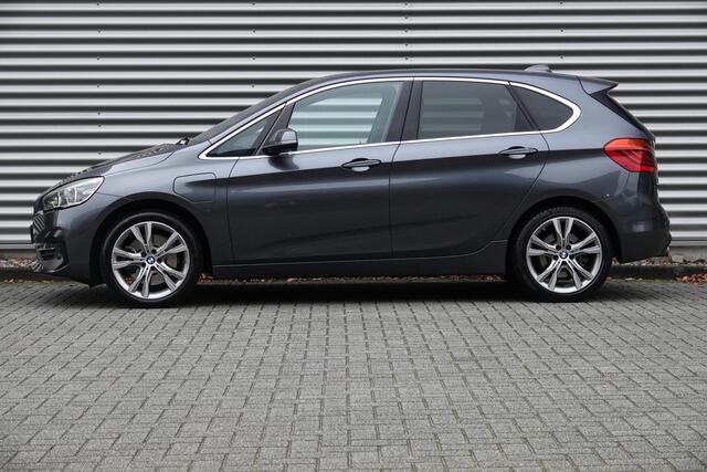 BMW 2-SERIE Active Tourer 225xe iPerformance High Executive | Harman & Kardon | Leder | HUD | Camera | Navi | DAB |