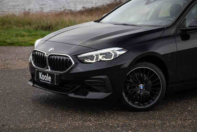 BMW 2-SERIE Gran Coupé 218i Introduction Edition NAVI / CARPLAY / LED / AUTOMAAT / N.A.P