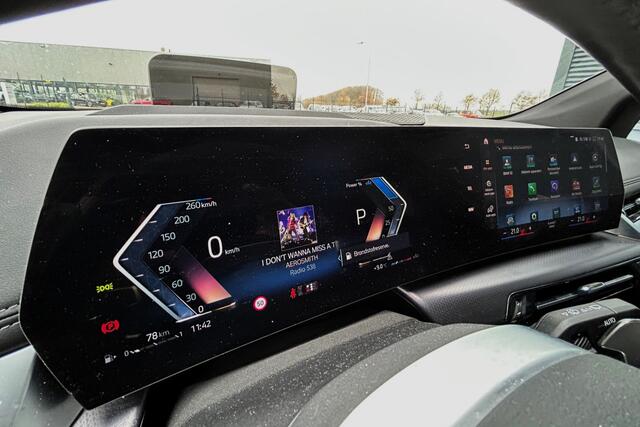 BMW 2-SERIE Active Tourer 218i M-Sport PANO H/K TREKHAAK KEYLESS