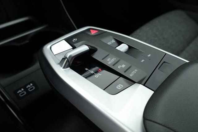 BMW 2-SERIE Active Tourer 220i | Navi | Camera | Stoelverw. | Apple CarPlay | Cruise | 17''