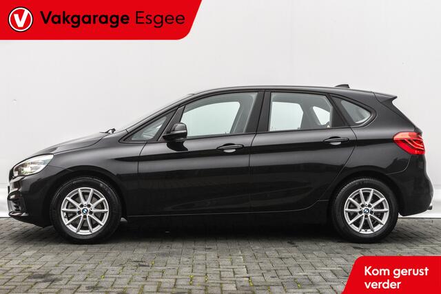 BMW 2-SERIE Active Tourer 218i 136 PK High Executive | Automaat | 1 e Eign | 57..000 KM | | Leder 'Dakota'| Clima | Navi | Pdc | Led | Head-Up Display |