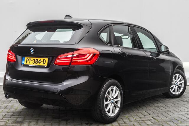 BMW 2-SERIE Active Tourer 218i 136 PK High Executive | Automaat | 1 e Eign | 57..000 KM | | Leder 'Dakota'| Clima | Navi | Pdc | Led | Head-Up Display |