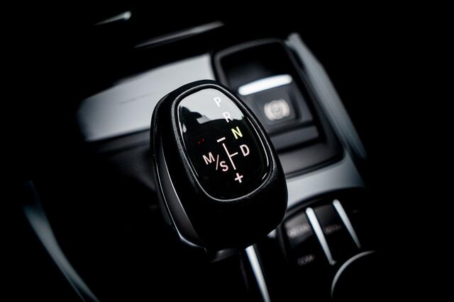 BMW 2-SERIE Active Tourer 218i 136 PK High Executive | Automaat | 1 e Eign | 57..000 KM | | Leder 'Dakota'| Clima | Navi | Pdc | Led | Head-Up Display |