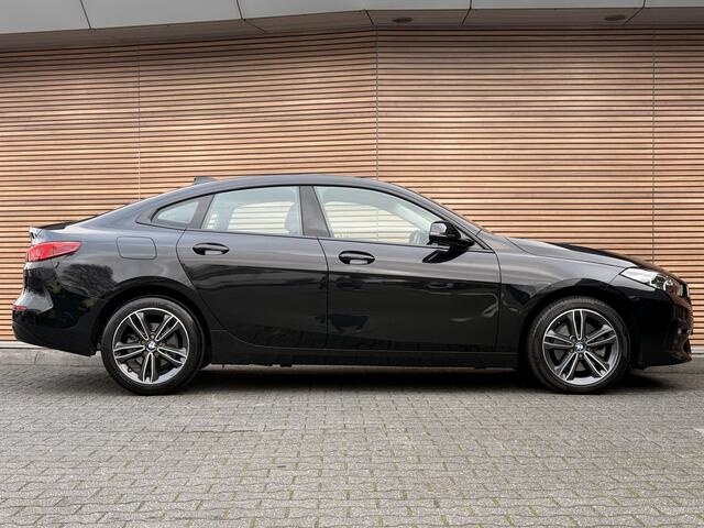 BMW 2-SERIE Gran Coupé 218i High Executive Sportstoelen / Navi / Clima / Carplay