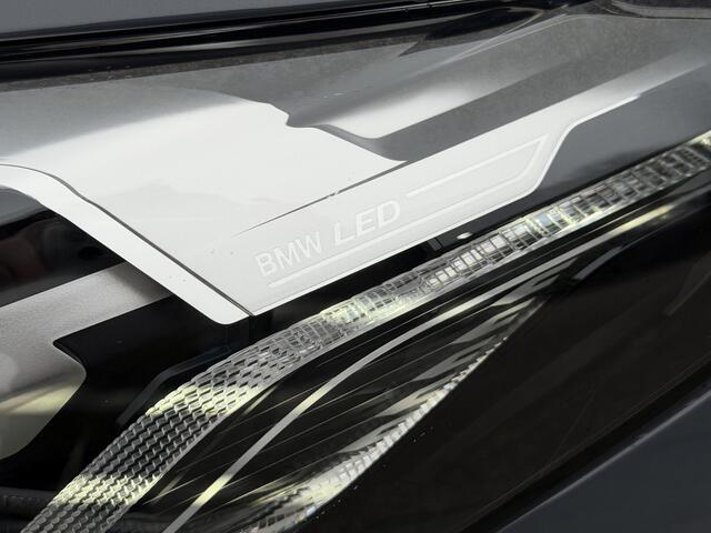 BMW 2-SERIE Active Tourer 218i Luxury Line Pano-Dak | Trekhaak | Stuur & Stoelverw. | Massage