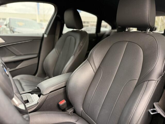BMW 2-SERIE Gran Coupé 220i Business Edition Plus | Leer | Navi | Carplay