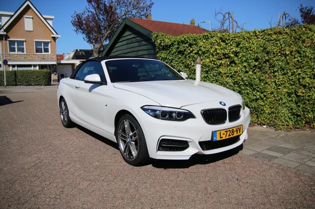 BMW 2-SERIE Cabrio 218i High Executive | M-pakket | Navigatie | Sensoren v/a |
