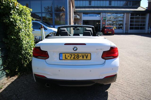 BMW 2-SERIE Cabrio 218i High Executive | M-pakket | Navigatie | Sensoren v/a |