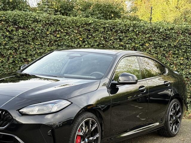 BMW 2-SERIE Gran Coupé 220 | M-Sport Pro | 19" | Panaroma | Harman/Kardon / Stoel+Stuur Verw. | Comf. Acc. | Getint Glas