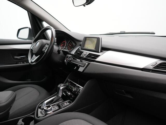 BMW 2-SERIE Active Tourer 218i High Executive 136pk Dealer O.H. | Panodak | Voorstoelen Verwarmd | Keyless | LED Koplampen | Cruise Control | Navigatie |