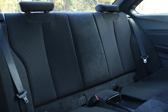 BMW 2-SERIE Coupé 218i Centennial Executive M-Sport | NAP | Schuif-/kanteldak | Stoelverwarming | Lichtmetalen velgen | Climate Control | Etc..