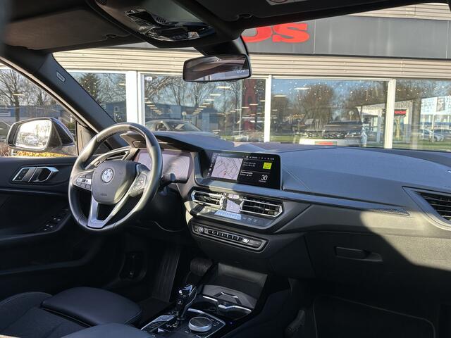 BMW 2-SERIE Gran Coupé 218i Executive Edition | Digitaal cockpit | Navi | LED