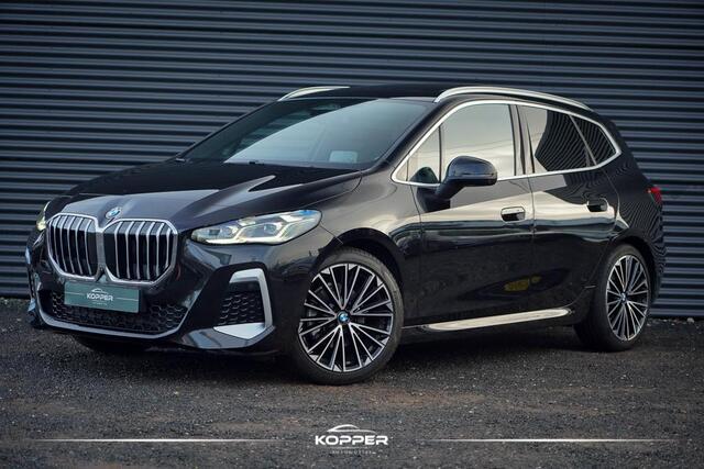 BMW 2-SERIE Active Tourer 220i / Aut / M-Sport / Pano / Trekhaak / 19'' / HUD