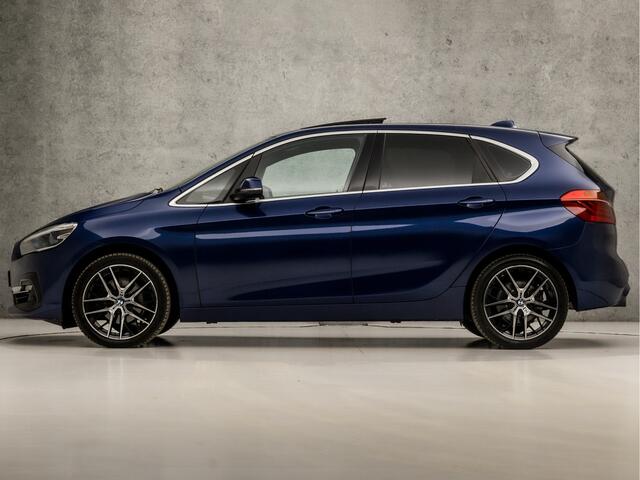 BMW 2-SERIE Active Tourer 218i High Executive Automaat (PANORAMADAK, FACELIFT, GROOT NAVI, DEALER ONDERHOUDEN, XENON, LEDER, HEAD-UP DISPLAY, ZWART HEMEL, NIEUWSTAAT)