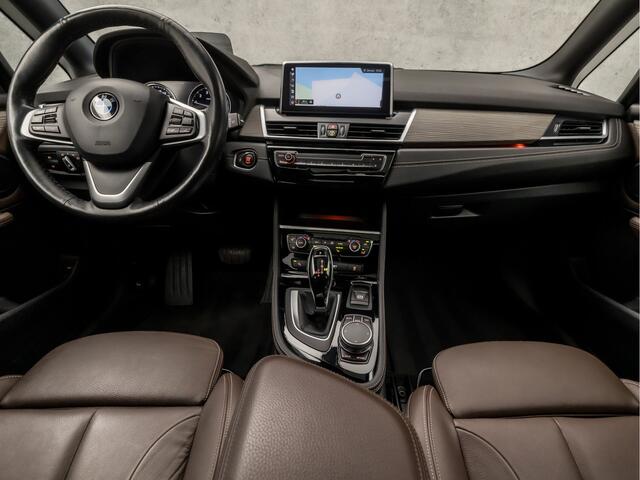 BMW 2-SERIE Active Tourer 218i High Executive Automaat (PANORAMADAK, FACELIFT, GROOT NAVI, DEALER ONDERHOUDEN, XENON, LEDER, HEAD-UP DISPLAY, ZWART HEMEL, NIEUWSTAAT)