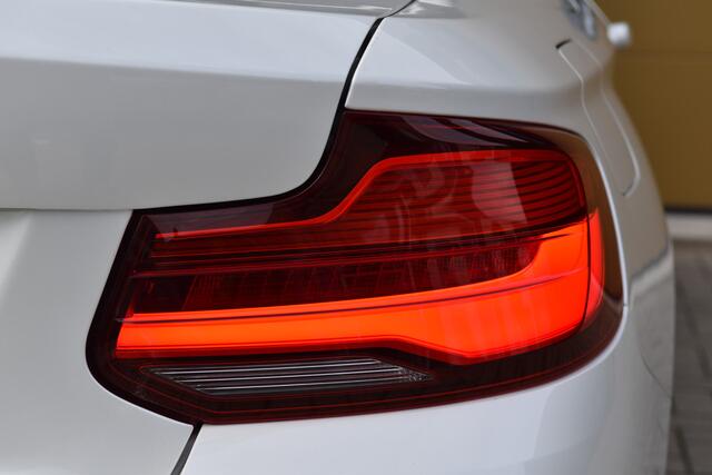 BMW 2-SERIE Cabrio 220i High Executive * M-sportpakket * LCI * Hifi * Adaptief LED *