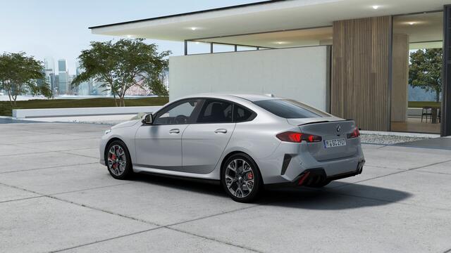 BMW 2-SERIE Gran Coupé 220 M Sport Automaat / Achteruitrijcamera / Sportstoelen / M Adaptief onderstel / Comfort Access / Adaptieve LED / Stoelverwarming