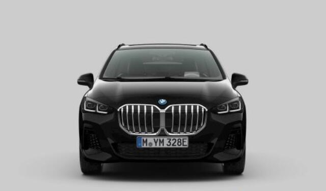 BMW 2-SERIE Active Tourer 225e xDrive M Sport - Panoramadak - Getinte Ruiten - Head up - Driving Assistant Professional - Elektrisch verwarmde voorstoelen - Sportstoelen - Grootlichtassistent - Automatisch dimmende binnenspiegel -