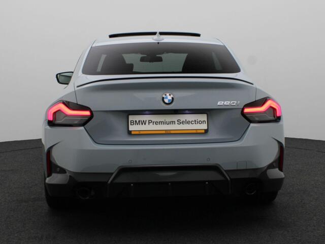 BMW 2-SERIE Coupé 220i High Executive | M Sportpakket Pro | M Sport Plus Pack | Parking Pack | Stuurwielrand Verwarmd | Schuifdak | Elektrisch Verstelbare M Sportstoelen | Head-Up Display | HiFi | 19''
