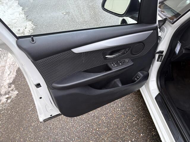 BMW 2-SERIE Active Tourer 216d Executive / NAVI / CRUISE / BTW