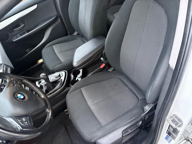 BMW 2-SERIE Active Tourer 216d Executive / NAVI / CRUISE / BTW