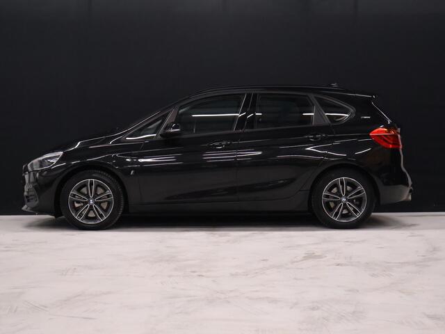 BMW 2-SERIE Active Tourer 225xe iPerformance High Executive [CAMERA, HEAD UP DISPLAY, LEDER SPORTSTOELEN, STOELVERWARMING, NIEUWSTAAT]