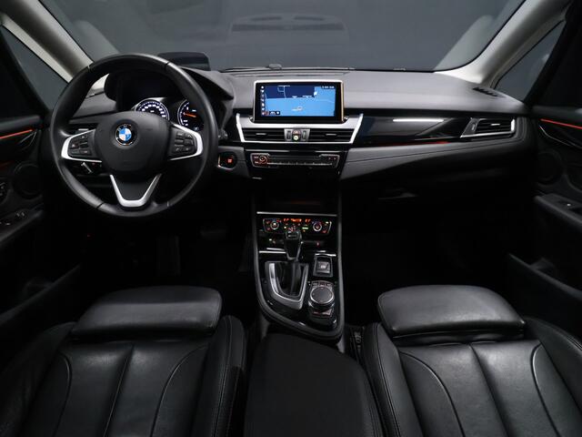 BMW 2-SERIE Active Tourer 225xe iPerformance High Executive [CAMERA, HEAD UP DISPLAY, LEDER SPORTSTOELEN, STOELVERWARMING, NIEUWSTAAT]