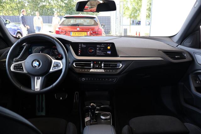 BMW 2-SERIE Gran Coupé 218i | M Sport Pro | Froze Pure Grey metallic | Glazen Panoramadak | Ekris Selection