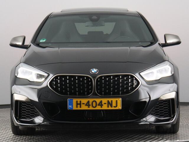 BMW 2-SERIE Gran Coupé M235i xDrive High Executive Edition (NL-Auto / Leder kuipstoelen / Pano / H&K / ACC)