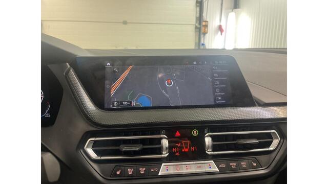 BMW 2-SERIE Gran Coupé 218i Aut. Sport Edition | LED | Sport Leder | Navi | Camera