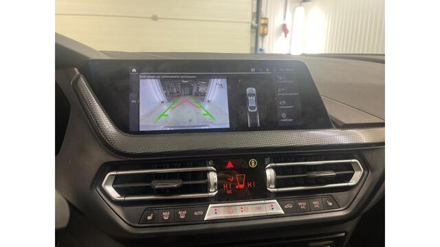 BMW 2-SERIE Gran Coupé 218i Aut. Sport Edition | LED | Sport Leder | Navi | Camera