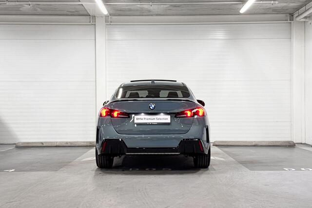 BMW 2-SERIE Gran Coupé 220 | M-Sport Pro | Premium Pack | Driving Assistant | Panoramadak | Comfort Access