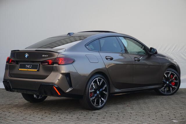 BMW 2-SERIE Gran Coupé 220 M Sportpakket Pro 19'' / Panoramadak / Harman Kardon / Head-Up Display / Driving Assistant Plus
